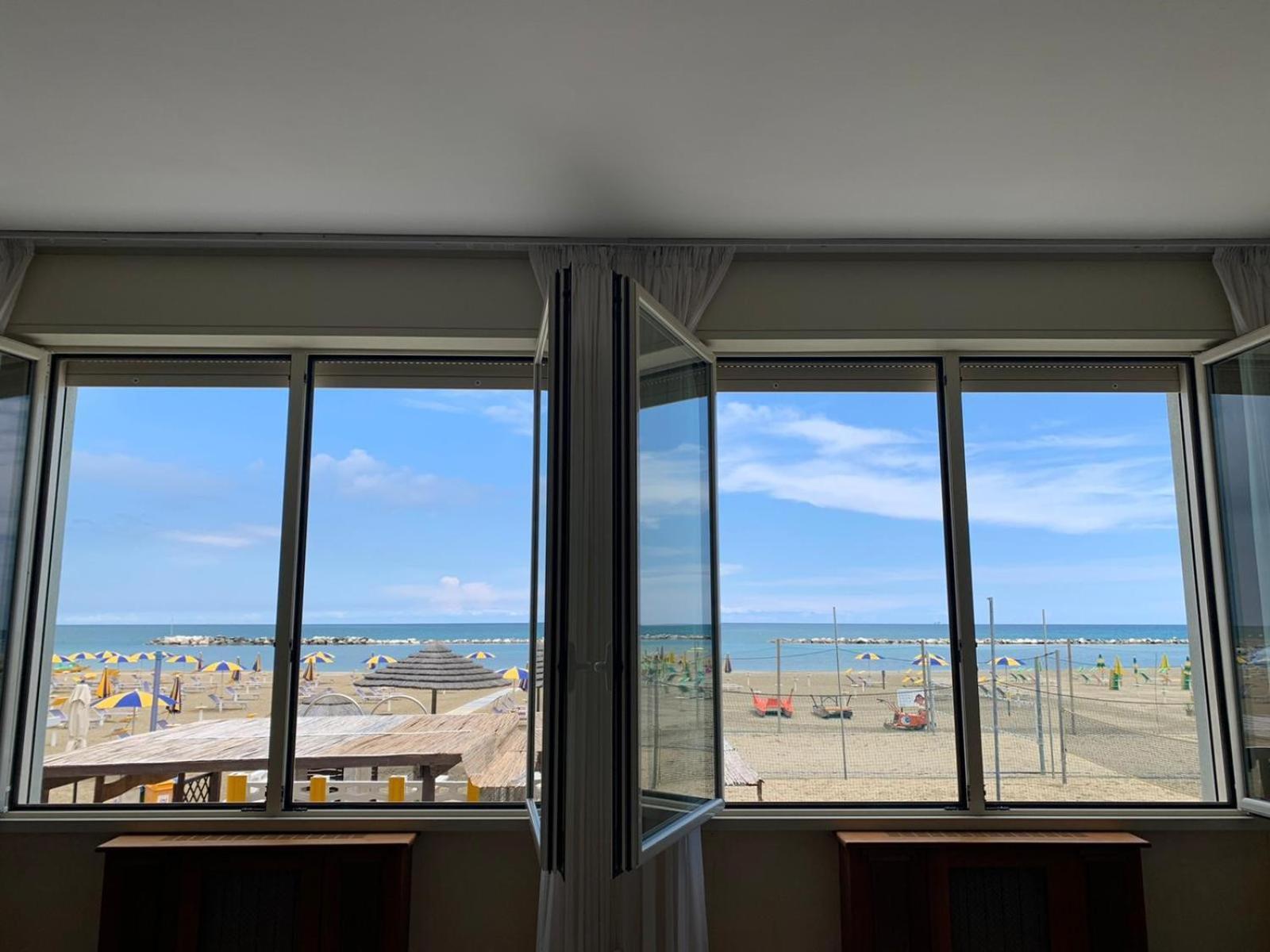 Hotel Acquamarina Viserba Rimini Buitenkant foto