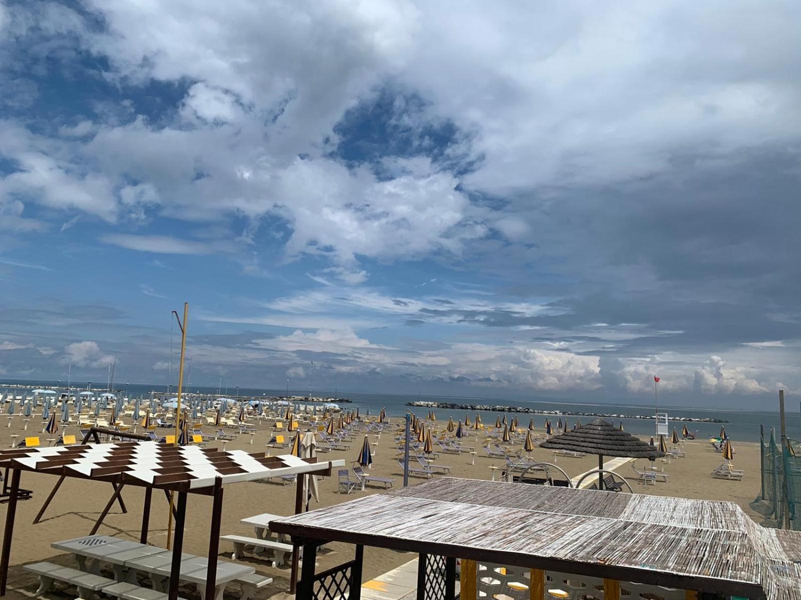 Hotel Acquamarina Viserba Rimini Buitenkant foto