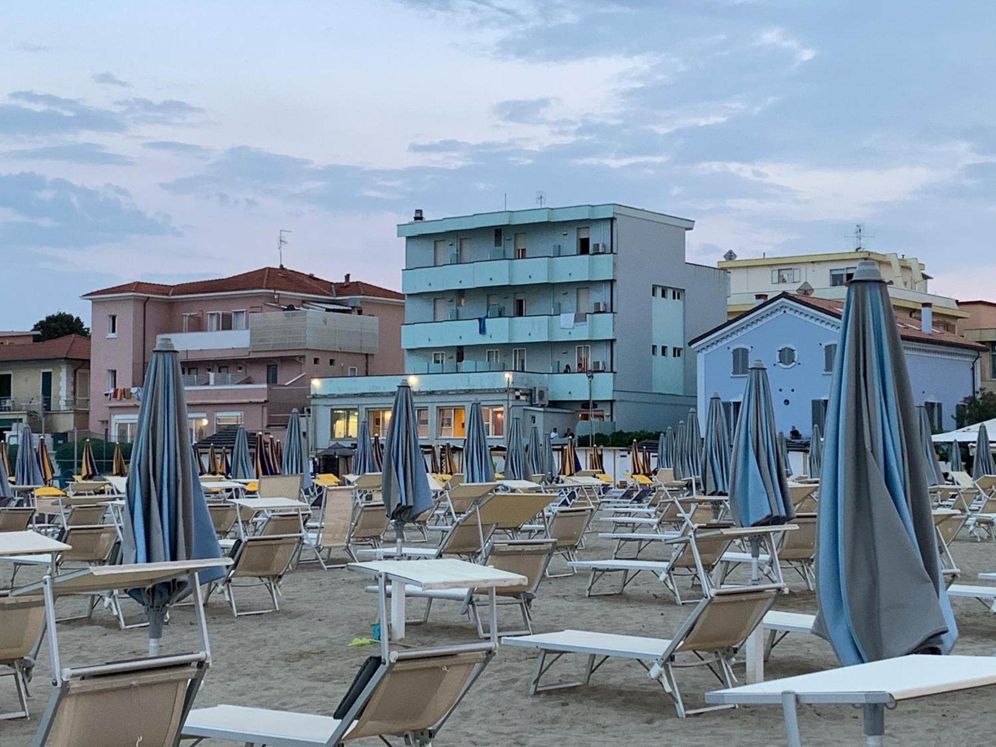 Hotel Acquamarina Viserba Rimini Buitenkant foto
